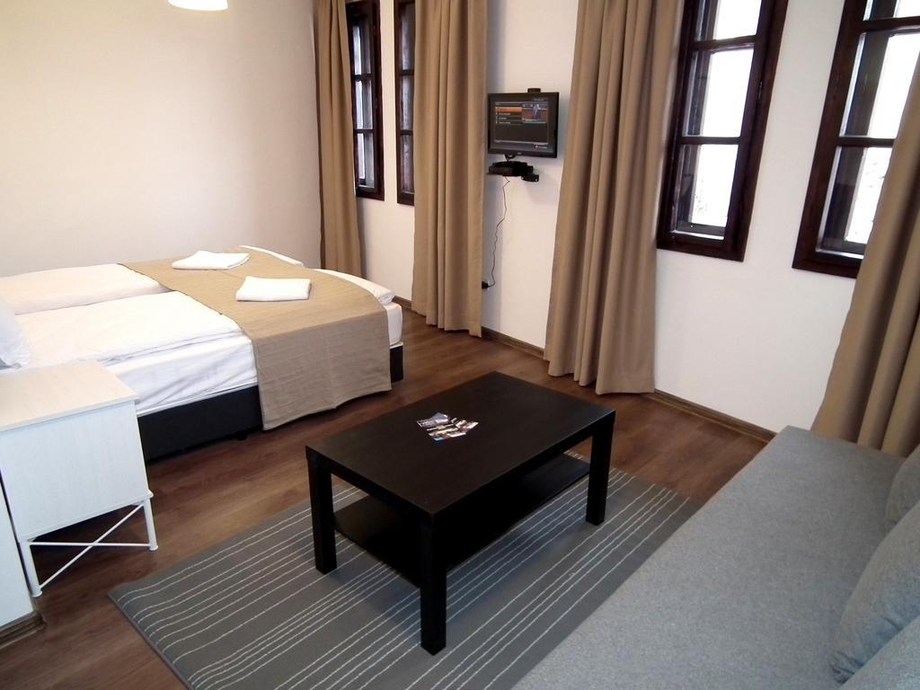 White House Hotel Veliko Tarnovo Phòng bức ảnh